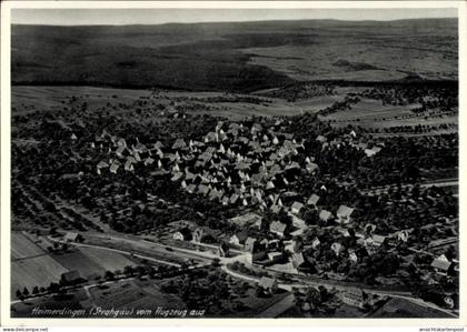 CPA Heimerdingen Ditzingen in Württemberg, Luftaufnahme von Strahgau, viele Dächer, Landschaft