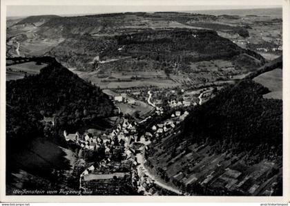 CPA Weißenstein Lauterstein in Württemberg, Luftaufnahme von grünen Feldern, Weiler, Berge