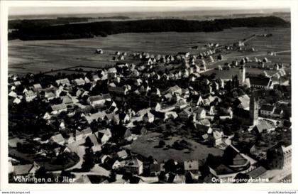 CPA Vöhringen an der Iller Schwaben, Luftaufnahme von Vöhringen, Häuser, Felder, Kirche