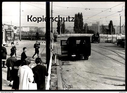 ÄLTERE ORIGINAL FOTO POSTKARTE BERLIN POTSDAMER PLATZ BERLINER MAUER THE WALL MUR Coca Cola Coke Soldaten postcard cpa