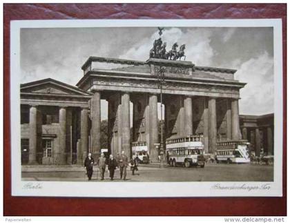 Berlin - Brandenburger Tor / Autobus