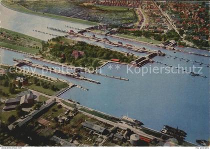 Brunsbuettel Fliegeraufnahme Schleusenanlagen