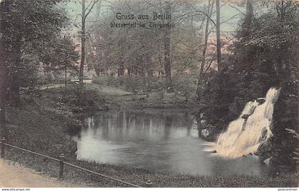 Deutschland - BERLIN - Wasserfall im Tiergarten