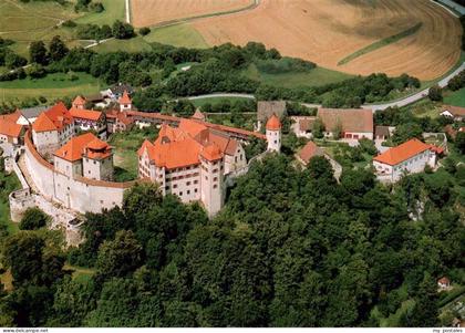 Harburg Schwaben Schloss-Harburg Romantische-Strasse Burganlage Tuerme Wald Feld