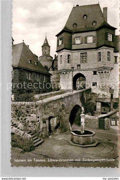 Idstein Loewenbrunnen Torbogengebaeude