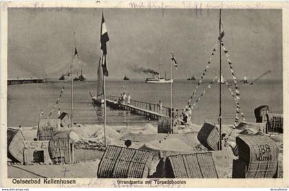 Ostseebad Kellenhusen - Strandpartie mit Torpedobooten