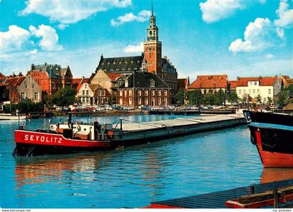Leer Ostfriesland Hafen mit Rathaus