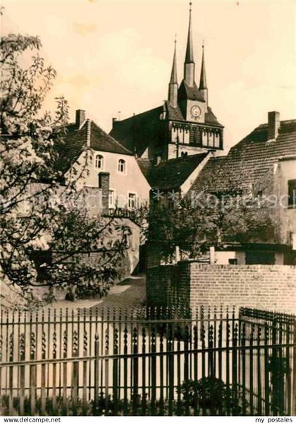 Lommatzsch Ortspartie an der Kirche