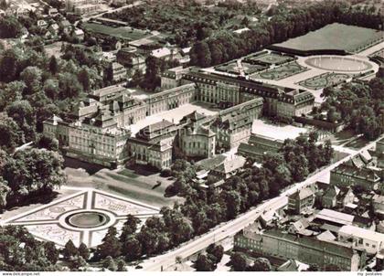 LUDWIGSBURG  BW Residenzschloss Ludwigsburg mit Gartenschau Bluehendes Barock Fl