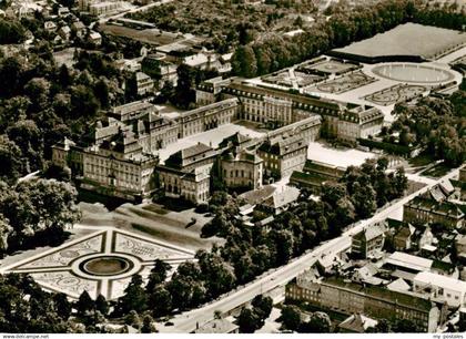 Ludwigsburg  Wuerttemberg Schloss Ludwigsburg mit Gartenschau Bluehendes Barock