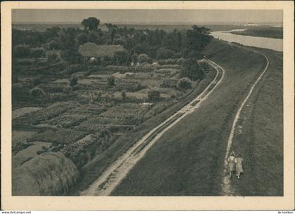 Ansichtskarte Hooksiel-Wangerland Luftbild Deich und Häuser 1930