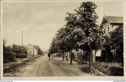 CPA Hagen Leeste Weyhe Niedersachsen, Straße mit Bäumen, Radfahrer