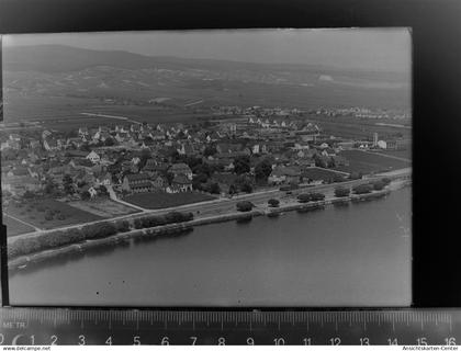 30087198 - Mittelheim , Rheingau