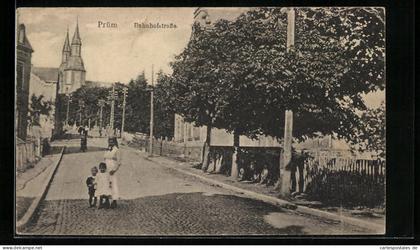 AK Prüm, Bahnhofstrasse mit Anwohnern
