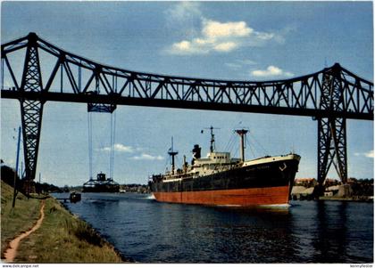 Rendsburg, Hochbrücke mit Schwebefähre