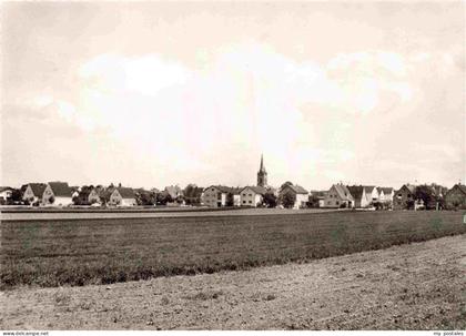 Wolfskehlen Riedstadt Gross-Gerau Hessen Panorama Blick ueber die Felder zum Ort