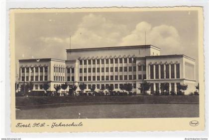 39061118 - Forst N.-L. Jahnschule. 1942 Feldpost Leichte Abschuerfungen Vorderseite, sonst gut erhalten
