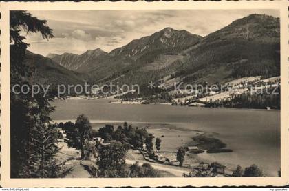 Weissensee Kaernten Seepanorama