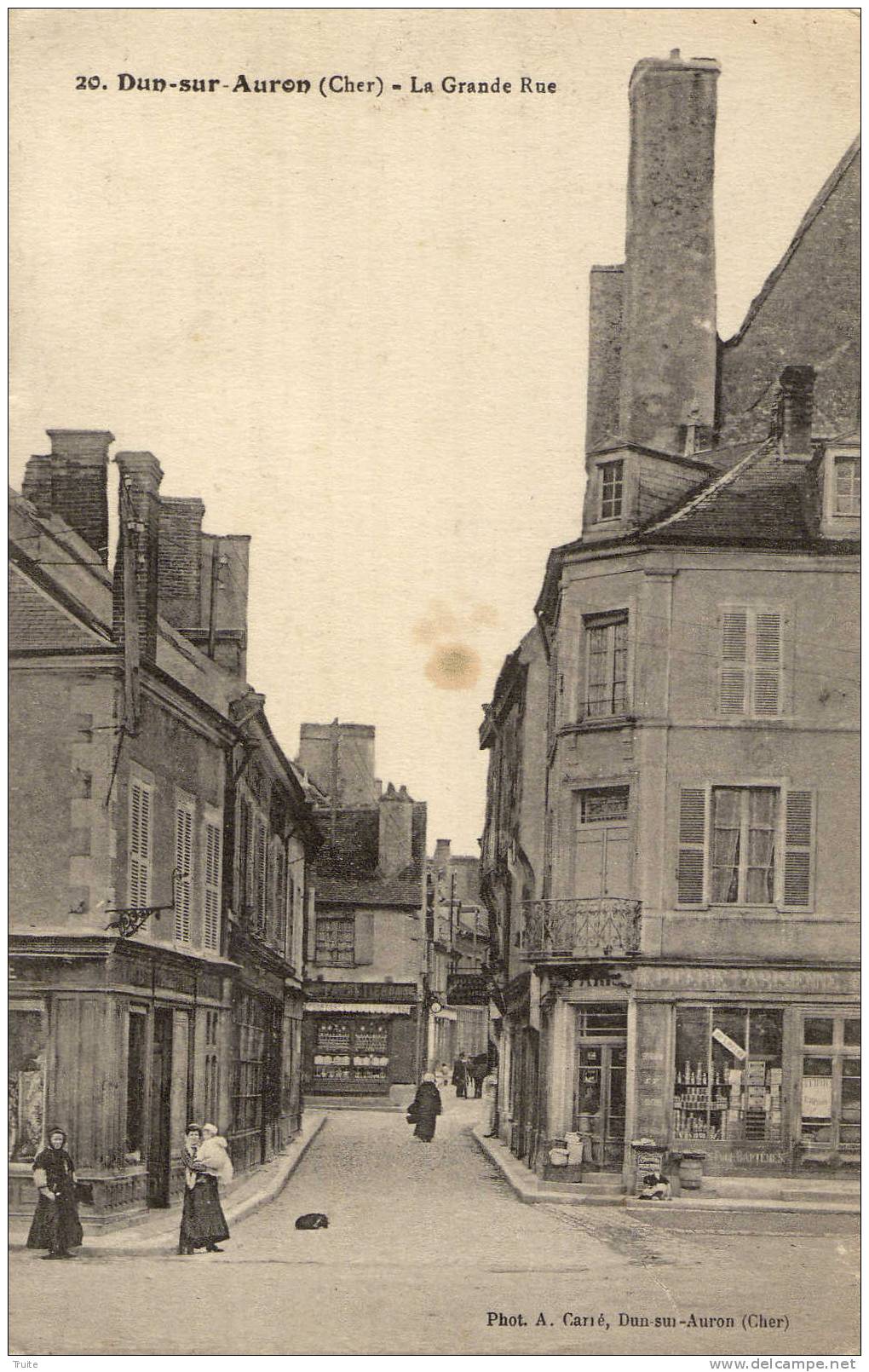 DUN-SUR-AURRON LA GRANDE RUE  COMMERCE