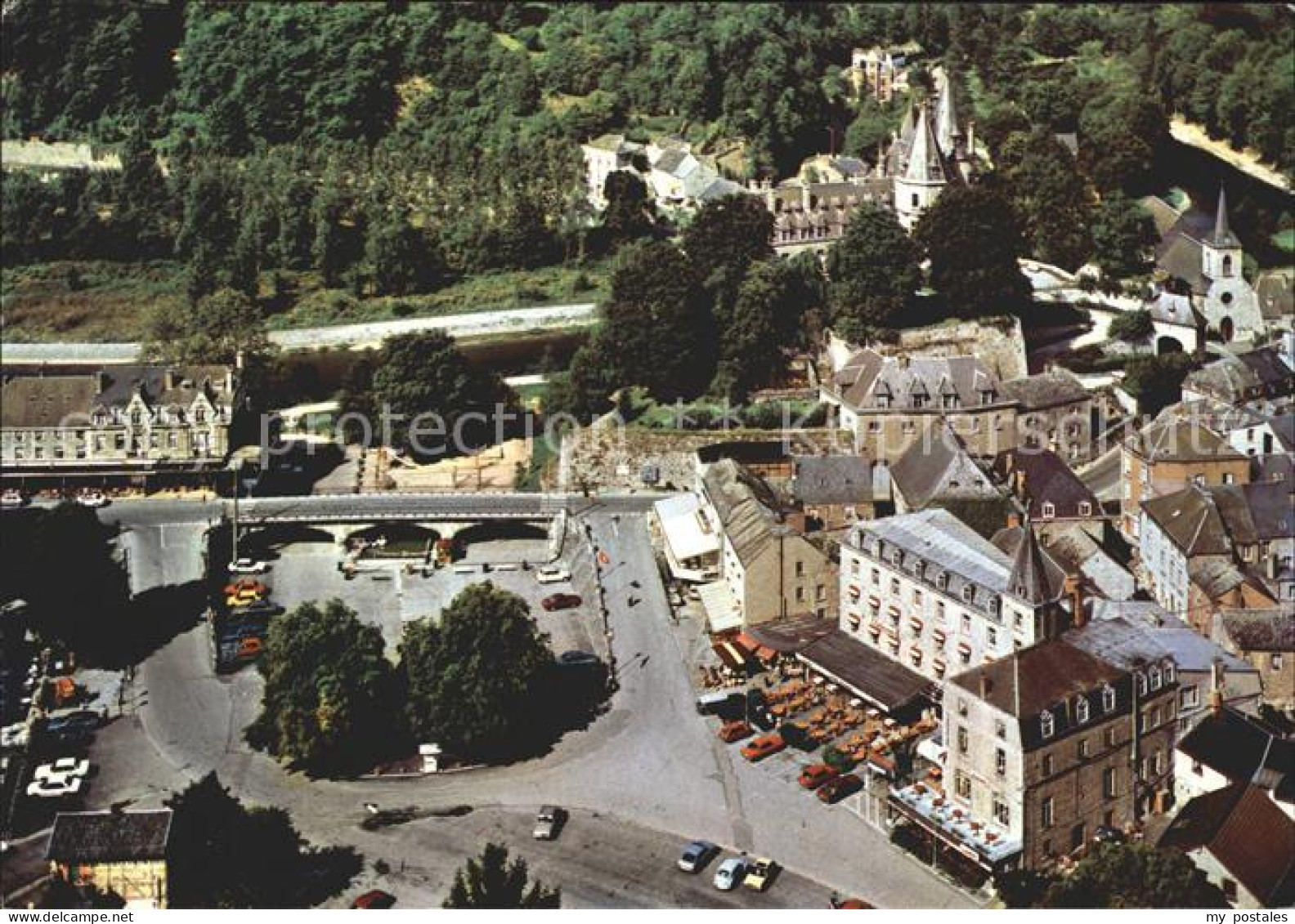 Durbuy sur Ourthe petite ville monde