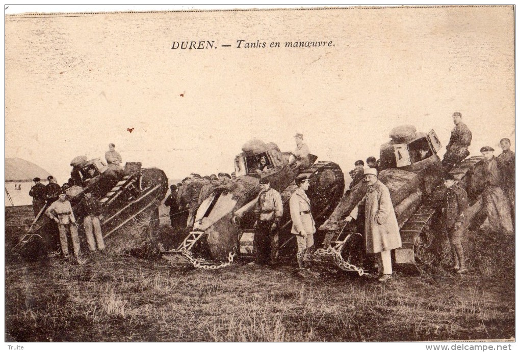 DUREN (DUEREN)  TANKS  EN MANOEUVRE TANKISTES