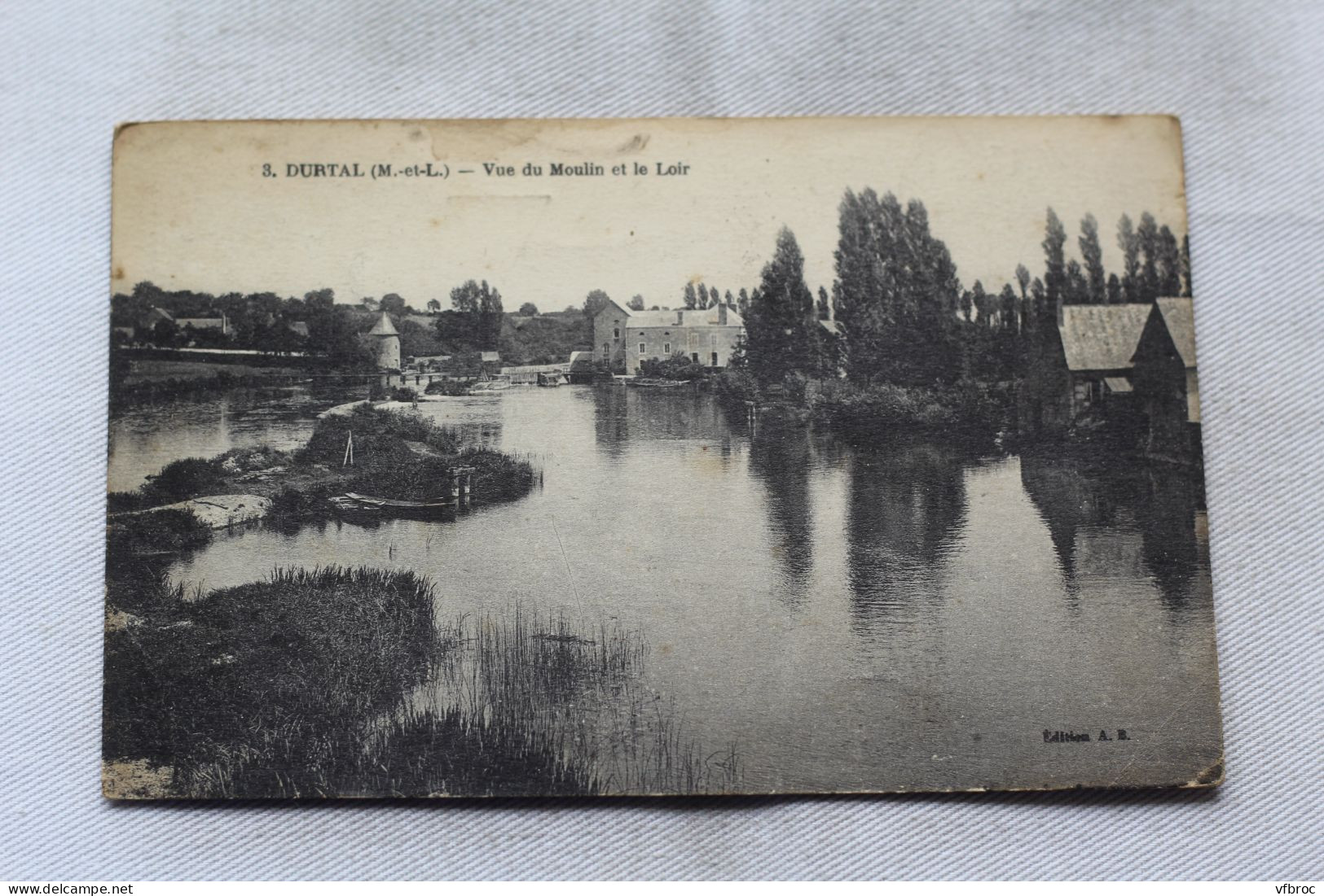Durtal, vue du moulin et le Loir, Maine et Loire 49
