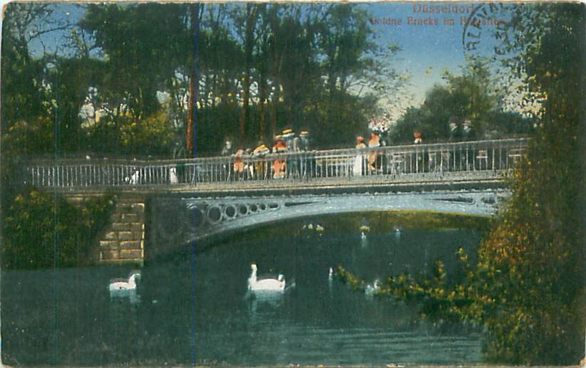DÜSSELDORF - Brücke