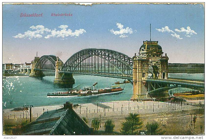 DÜSSELDORF - Rheinbrücke