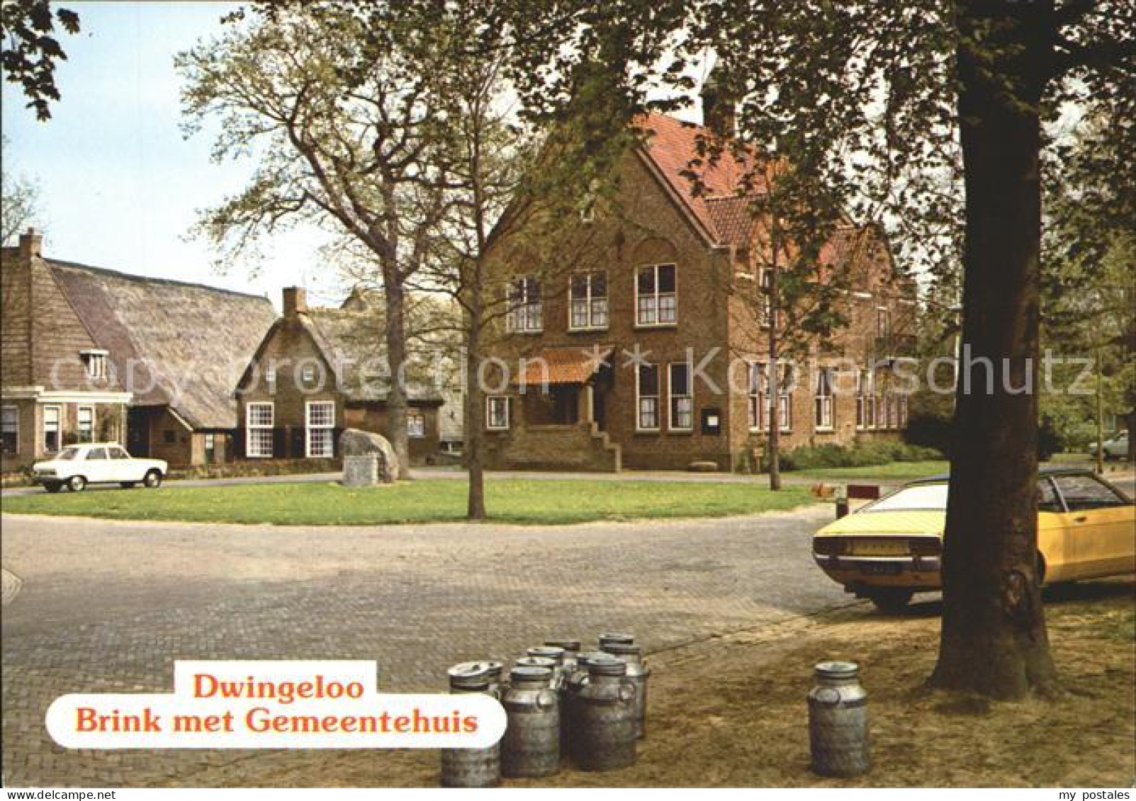 Dwingeloo Brink met Gemeentehuis