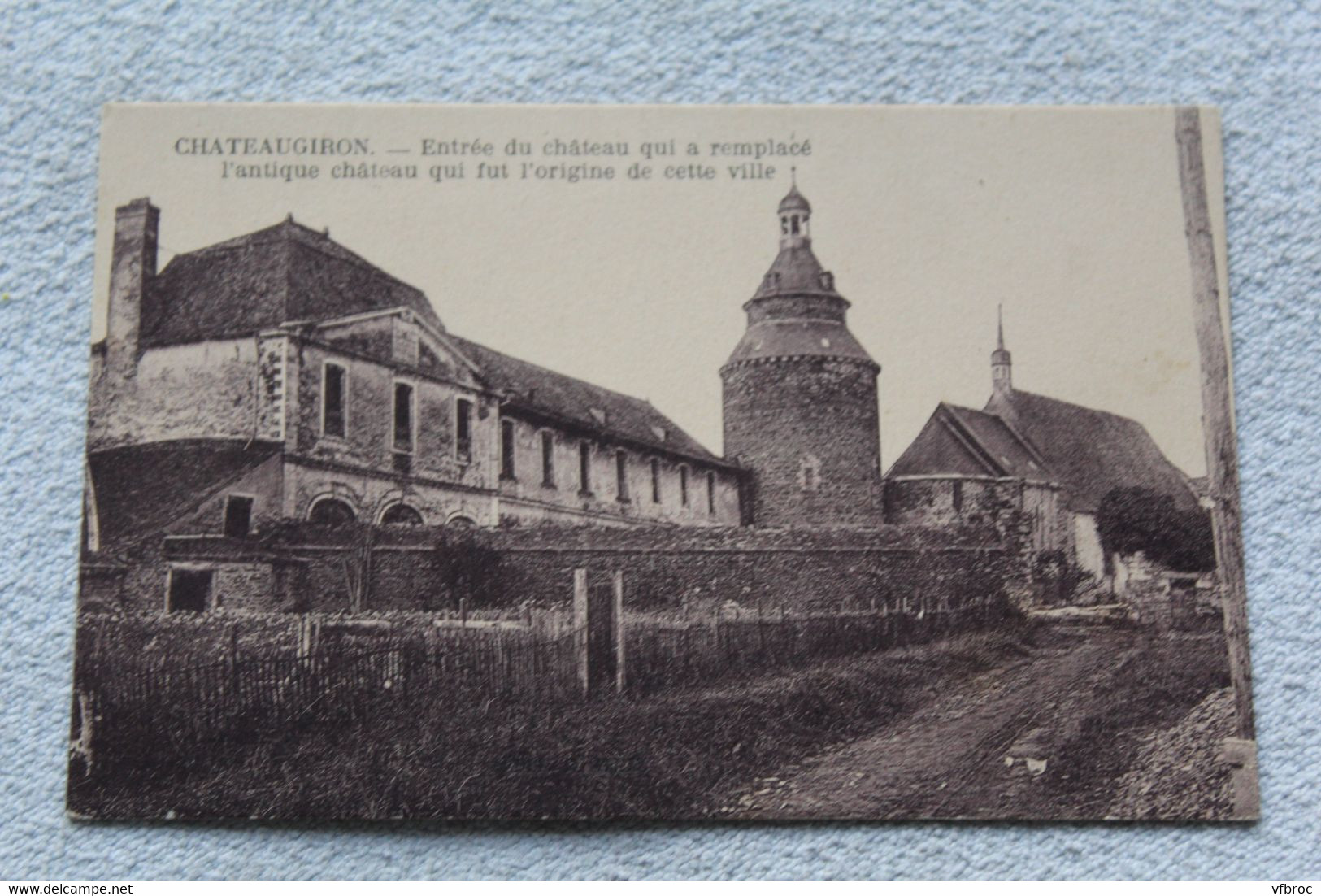 E802, Chateaugiron, entrée du château, Ille et Vilaine 35