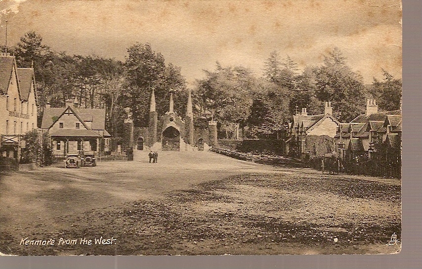 -  ECOSSE - KENMORE from the west - old cars - Tuck's card - little dirty - no travel