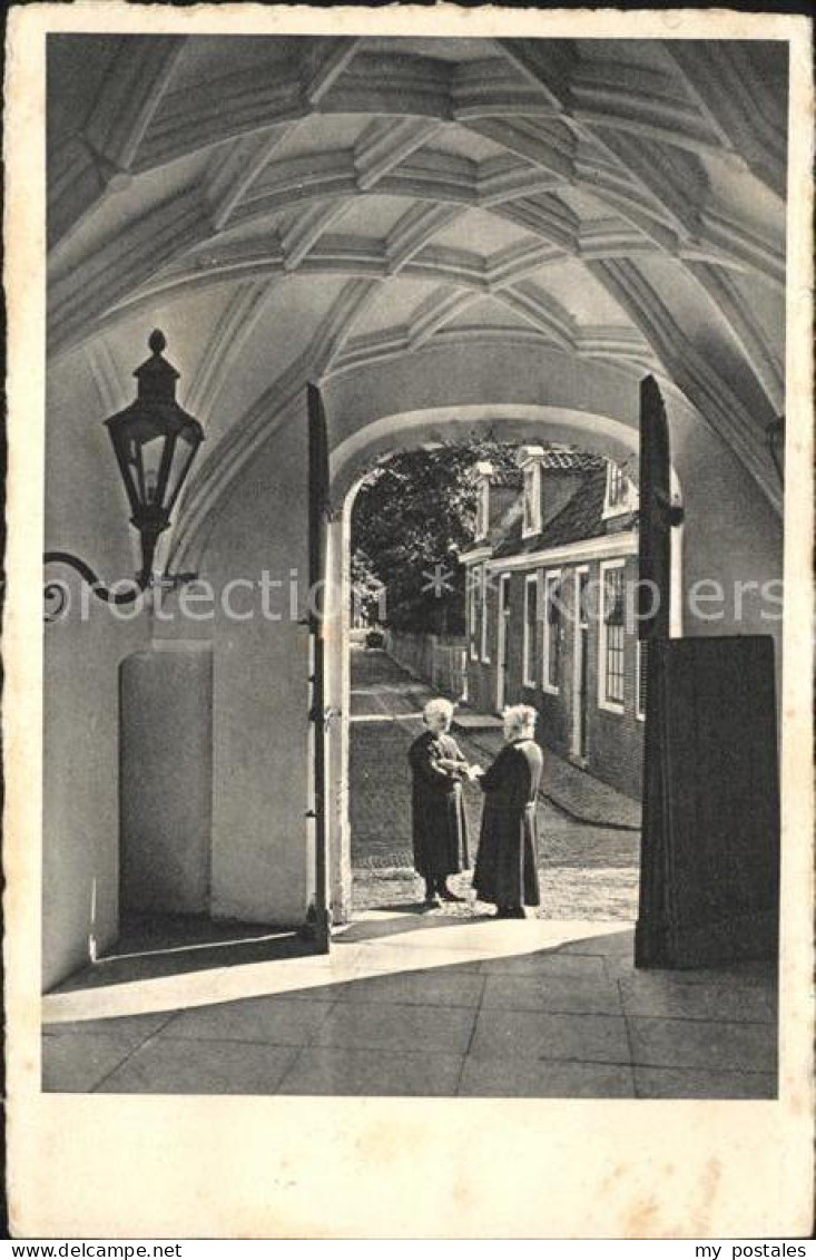 Edam Kerkportaal uit 1300