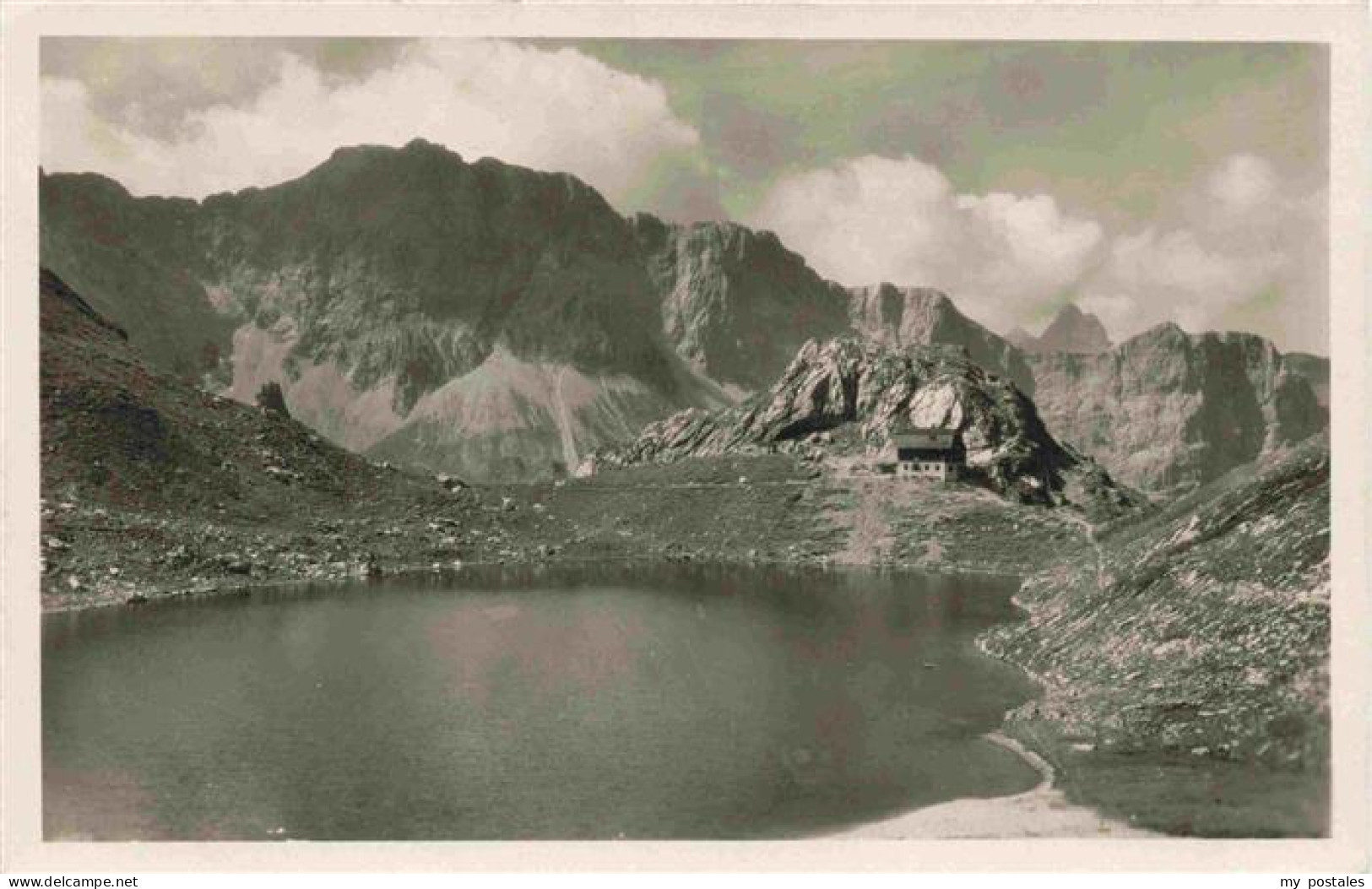 Eduard-Pichl-Huette 1960m Wolayersee Lesachtal AT mit Wolayersee