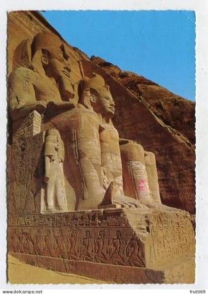AK 134899 EGYPT - Abu Simbel - the statues of Ramses in front of the Great Temple