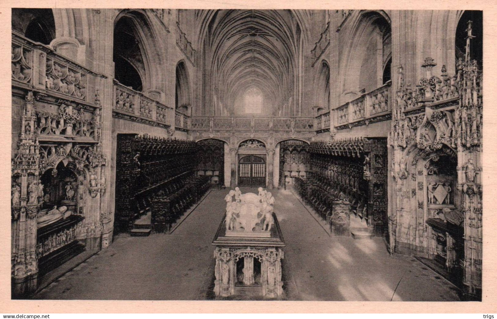 Église de Brou - la Nef vue du Choeur