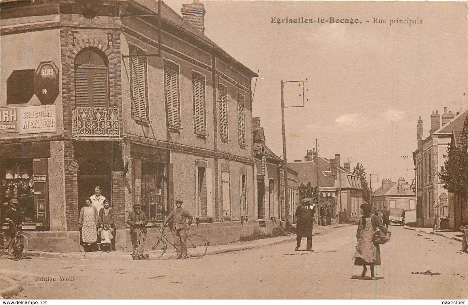 ÉGRISELLES LE BOCAGE rue principale