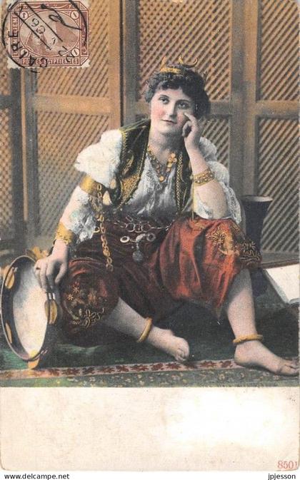 EGYPTE - PERSONNES - FEMME ARABE
