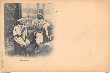 EGYPTE - PERSONNES - SAIS COUREURS