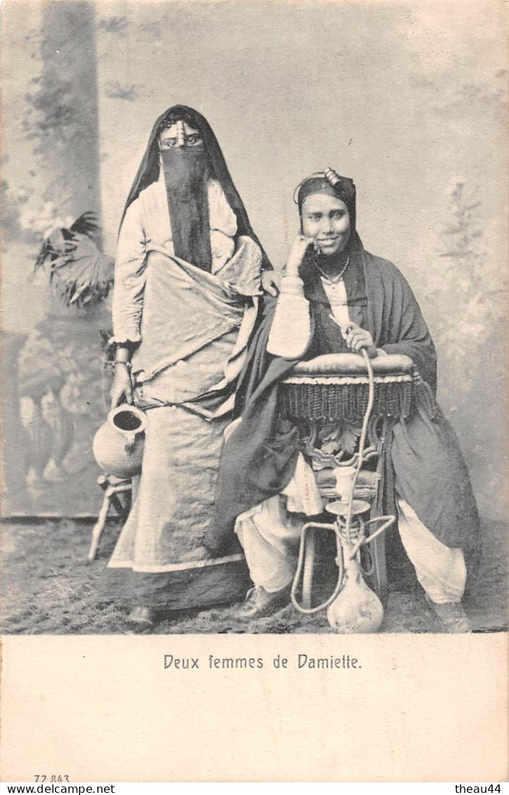 ¤¤   -    EGYPTE   -    Deux Femmes de DAMIETTE fumant le Narguilé    -   ¤¤