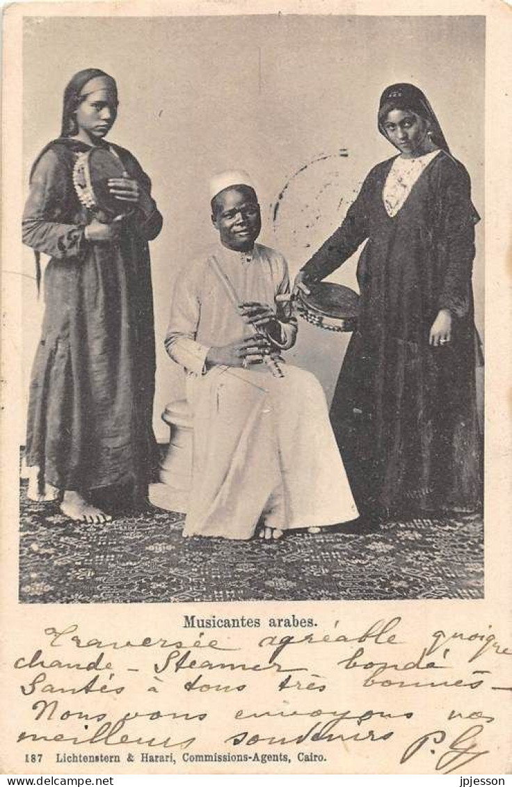 EGYPTE - PERSONNES - MUSICANTES ARABES