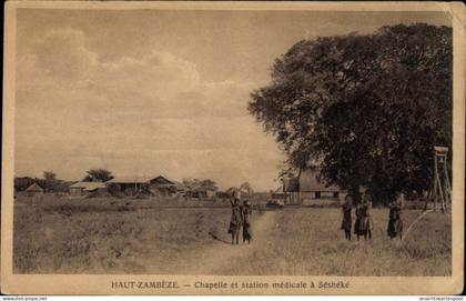 CPA Haut Zambèze Sambia, Chapelle et station médicale à Séshéké