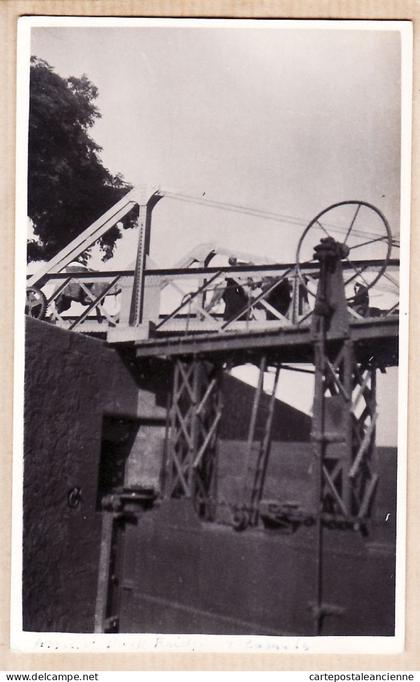 01843 / ♥️ ⭐ Rare Carte-Photo ASSIOUT Egypt 1930s Dock Bridge Gate closed Camel train-Caravane Chameaux passant ecluse