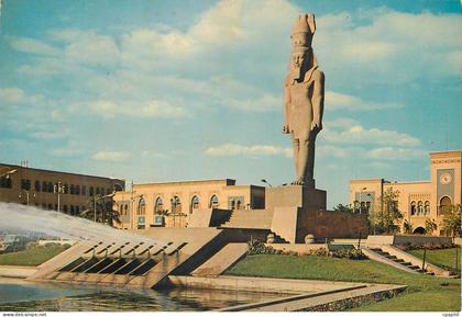 CPM Le Caire Statue de Ramses ii