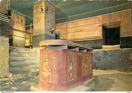 CPM Louxor Vallee des Rois Le Sarcophage dans le tombe d Aminophis II