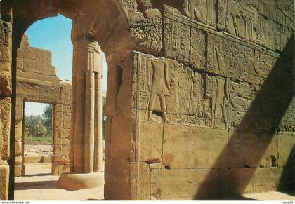 CPM Temple de Louxor Relief dans la salle exterieure