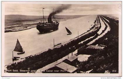 PORT-SAÏD - Steamer entering the canal near Port-Saïd