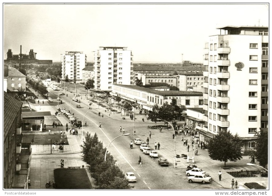 Eisenhüttenstadt
Leninallee - & old cars