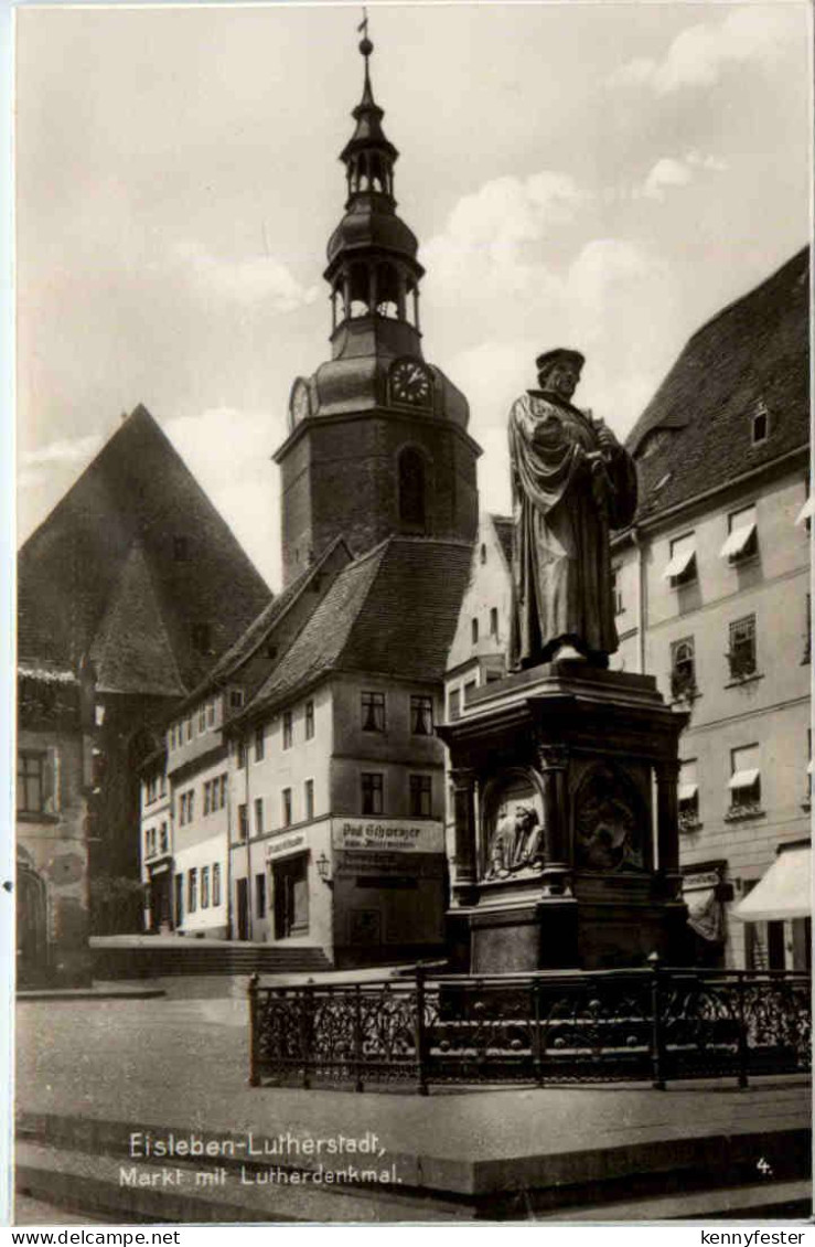 Eisleben Lutherstadt, Markt mit Luther-Denkmal