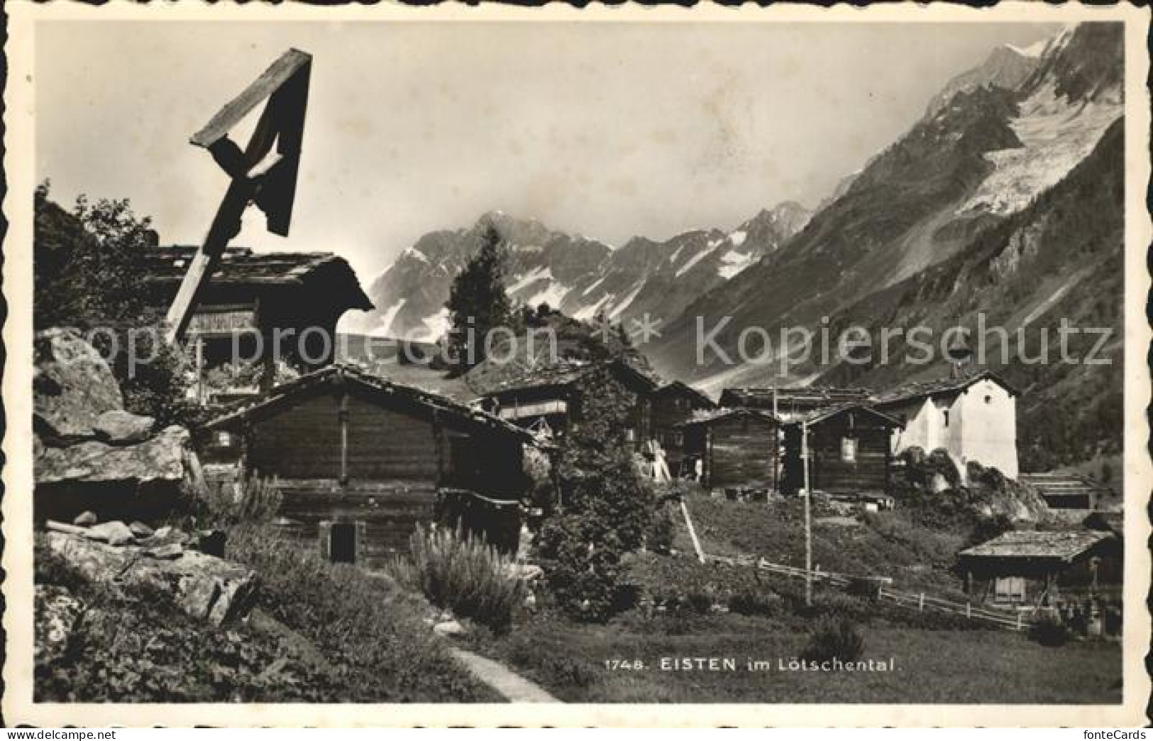 Eisten im Loetschental Kreuz Alpen