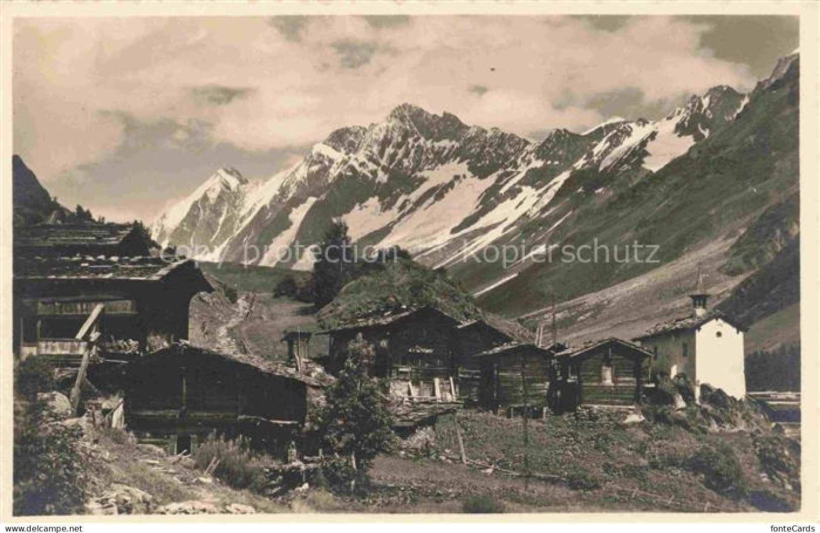 Eisten Visp Loetschental VS Dorfansicht Blick gegen Sattelhorn Schienhorn